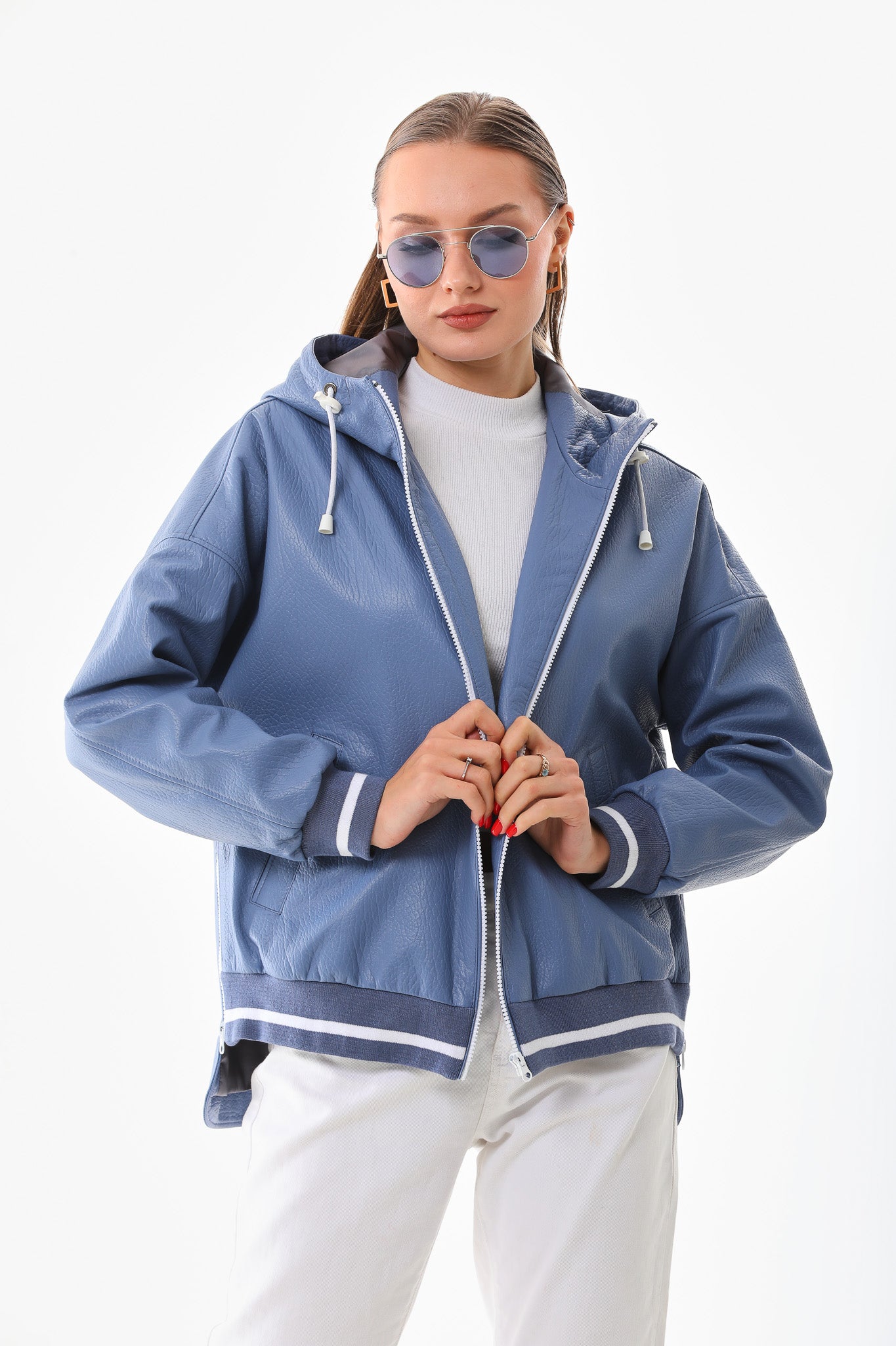 La chaqueta de cuero azul polar para mujer