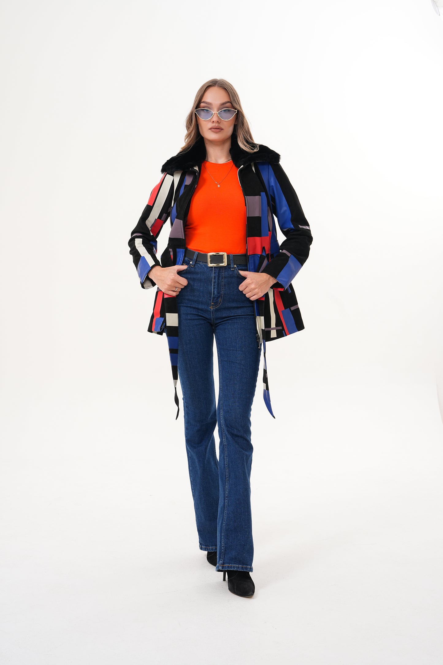 La chaqueta de cuero para mujer con patrón geográfico Mirage