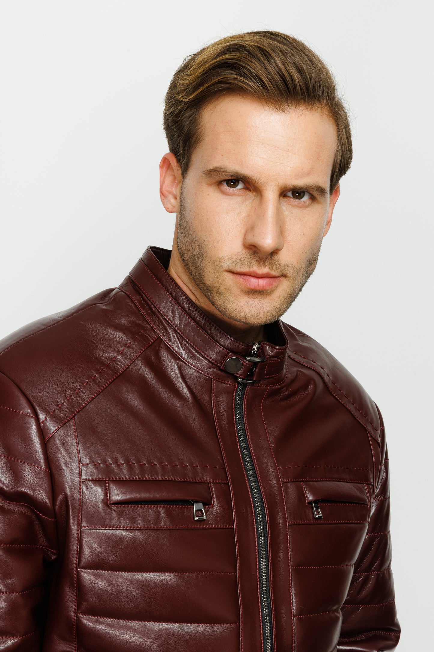 La chaqueta de cuero burdeos para hombre de Wilkerson