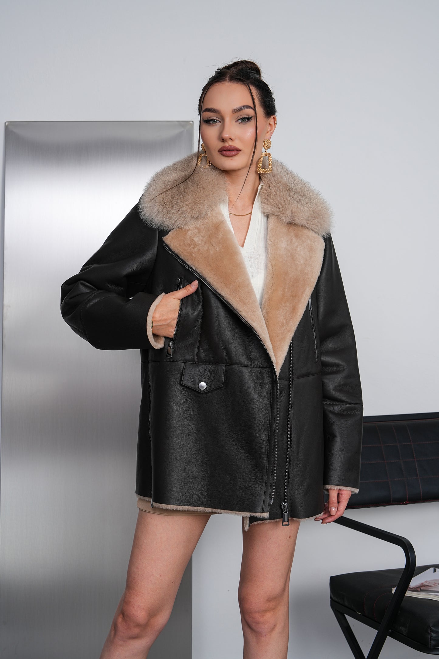 Chaqueta de mujer de cuero negro con borrego Avellina