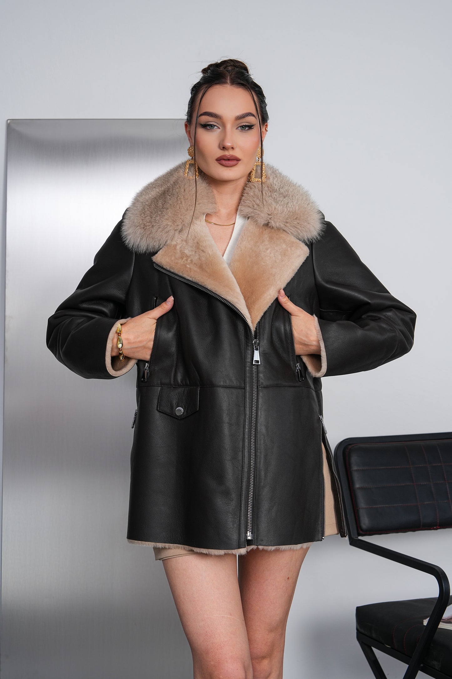 Chaqueta de mujer de cuero negro con borrego Avellina