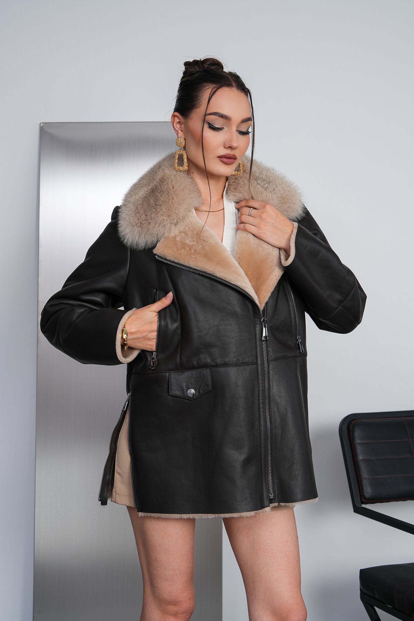 Chaqueta de mujer de cuero negro con borrego Avellina