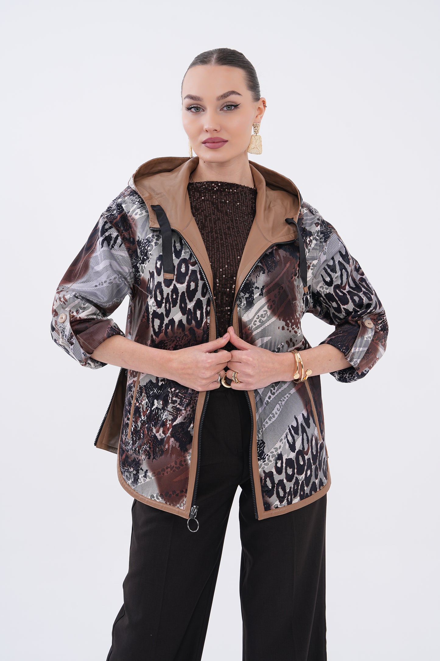 Chaqueta de cuero reversible con capucha para mujer Nyxara, topo marrón