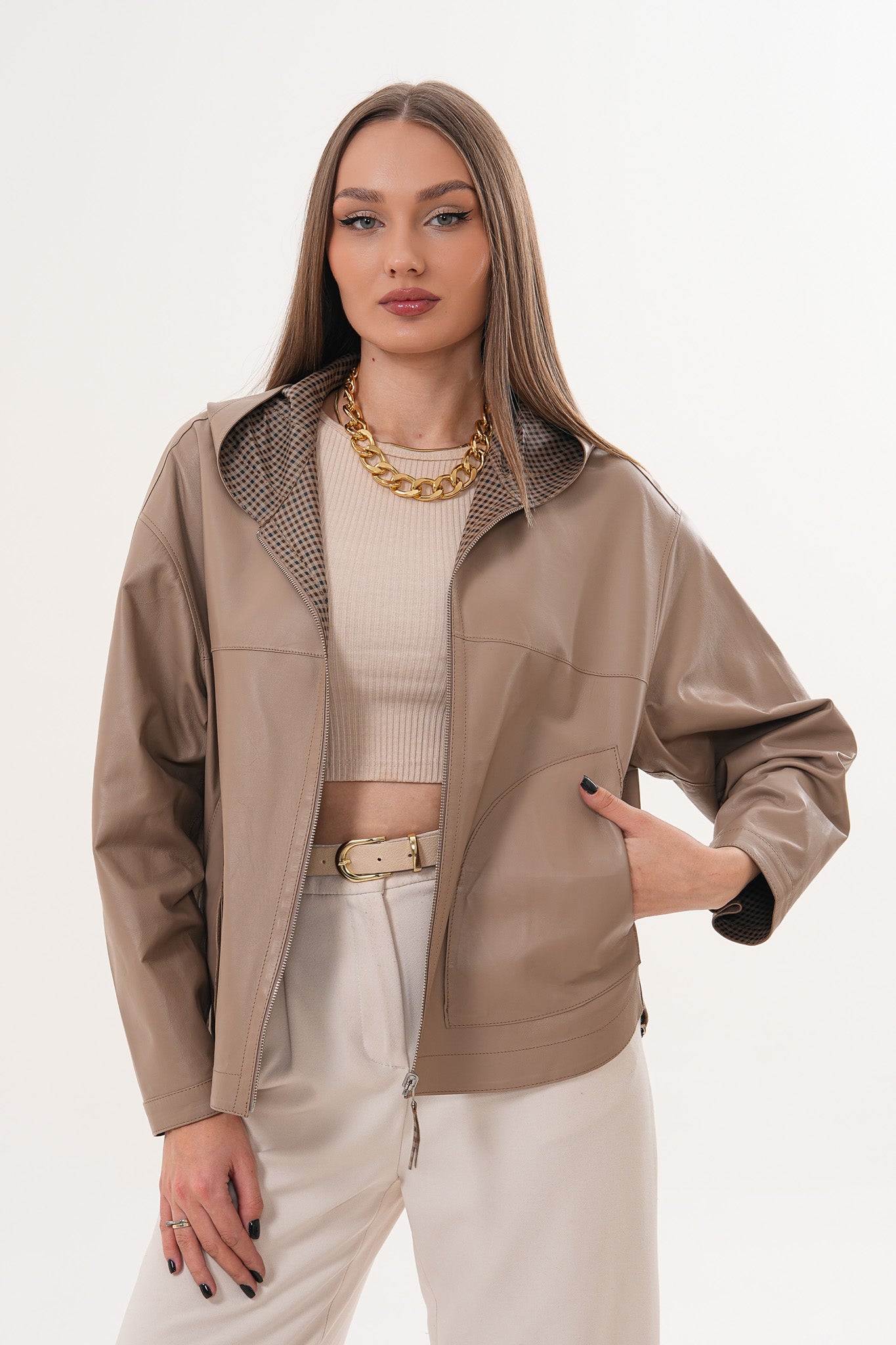 Chaqueta reversible con capucha para mujer de cuero auténtico color topo Elvaria