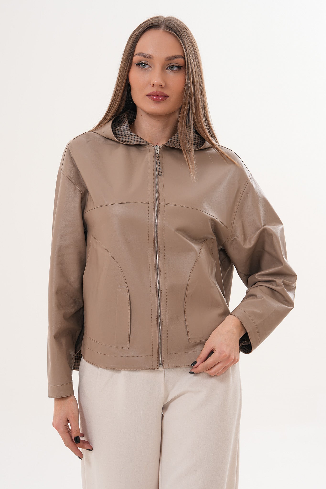 Chaqueta reversible con capucha para mujer de cuero auténtico color topo Elvaria