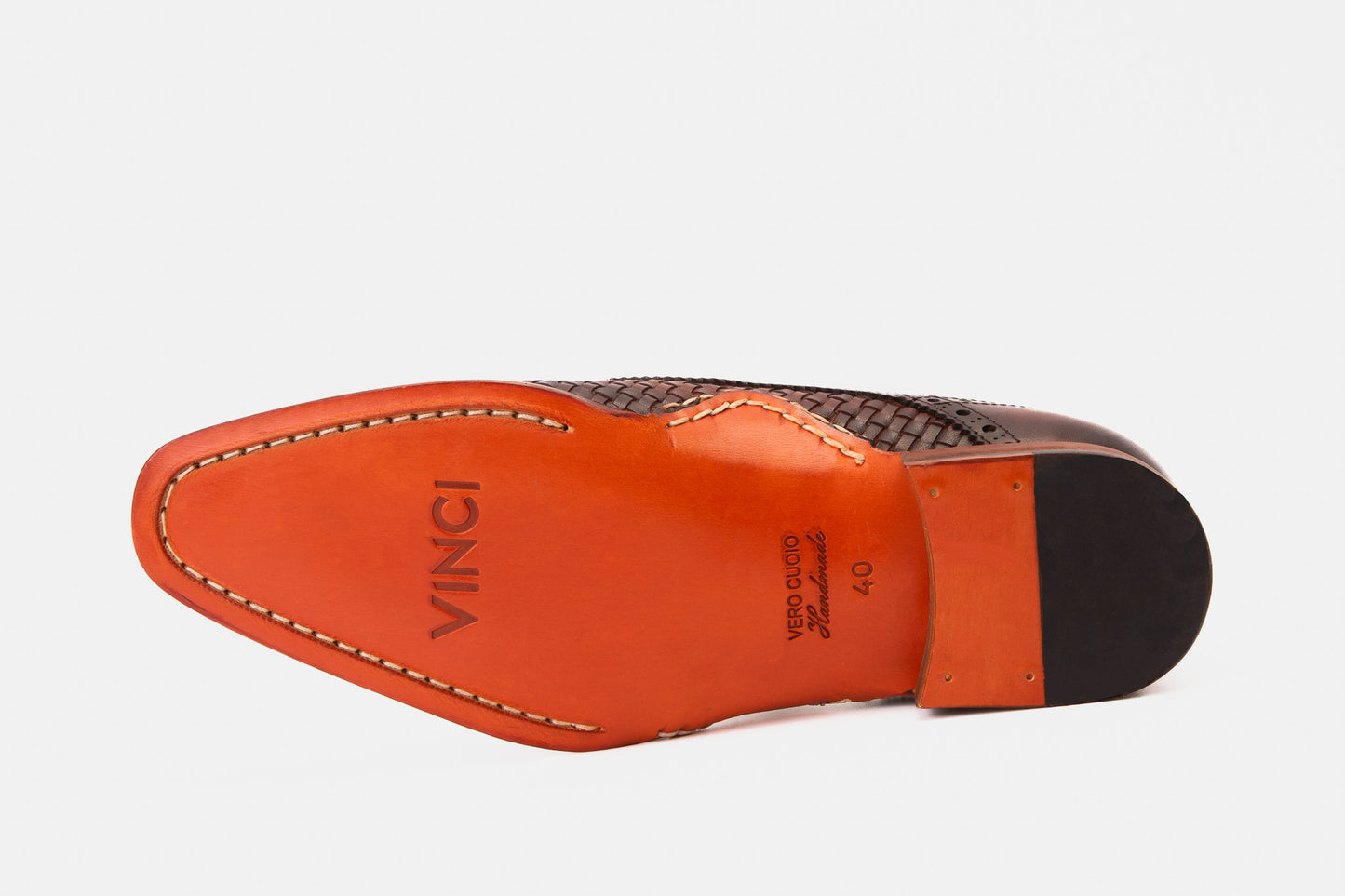 Zapato de hombre hecho a mano con una sola hebilla de cuero tejido en color canela de Rolls