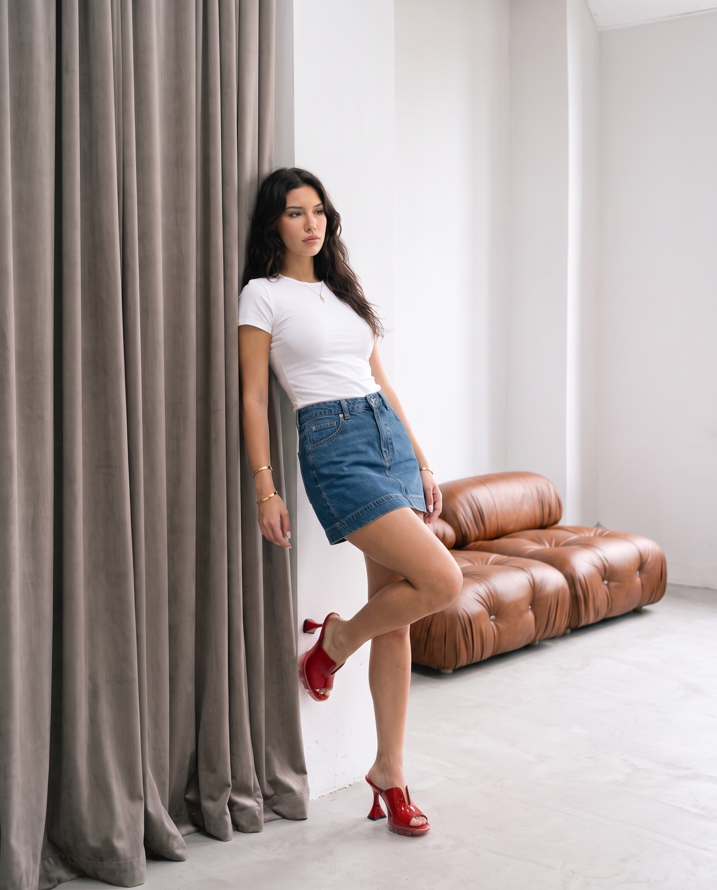 Sandalia de mujer en piel de charol roja Caratal