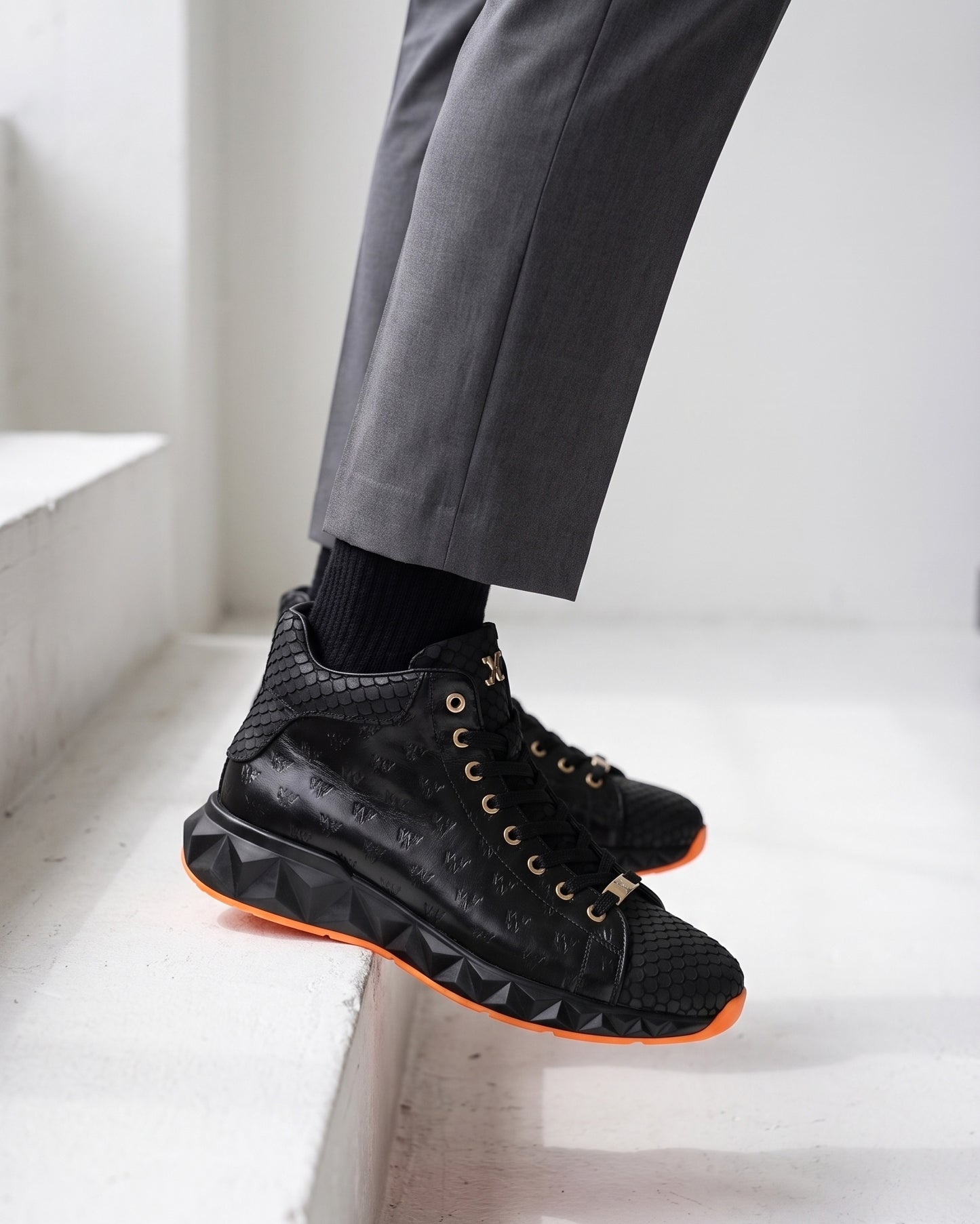 Zapatillas altas de cuero negro para hombre The Caesars