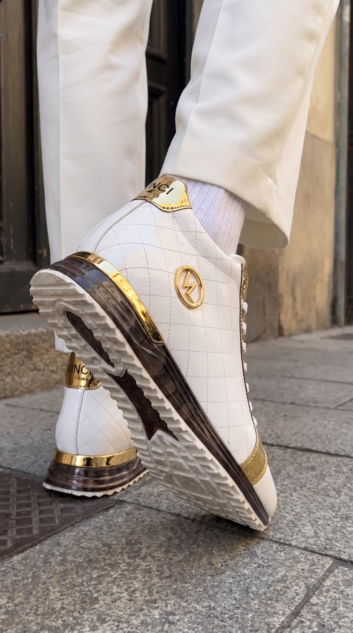Zapatilla alta para hombre Prestige edición limitada blanca y dorada