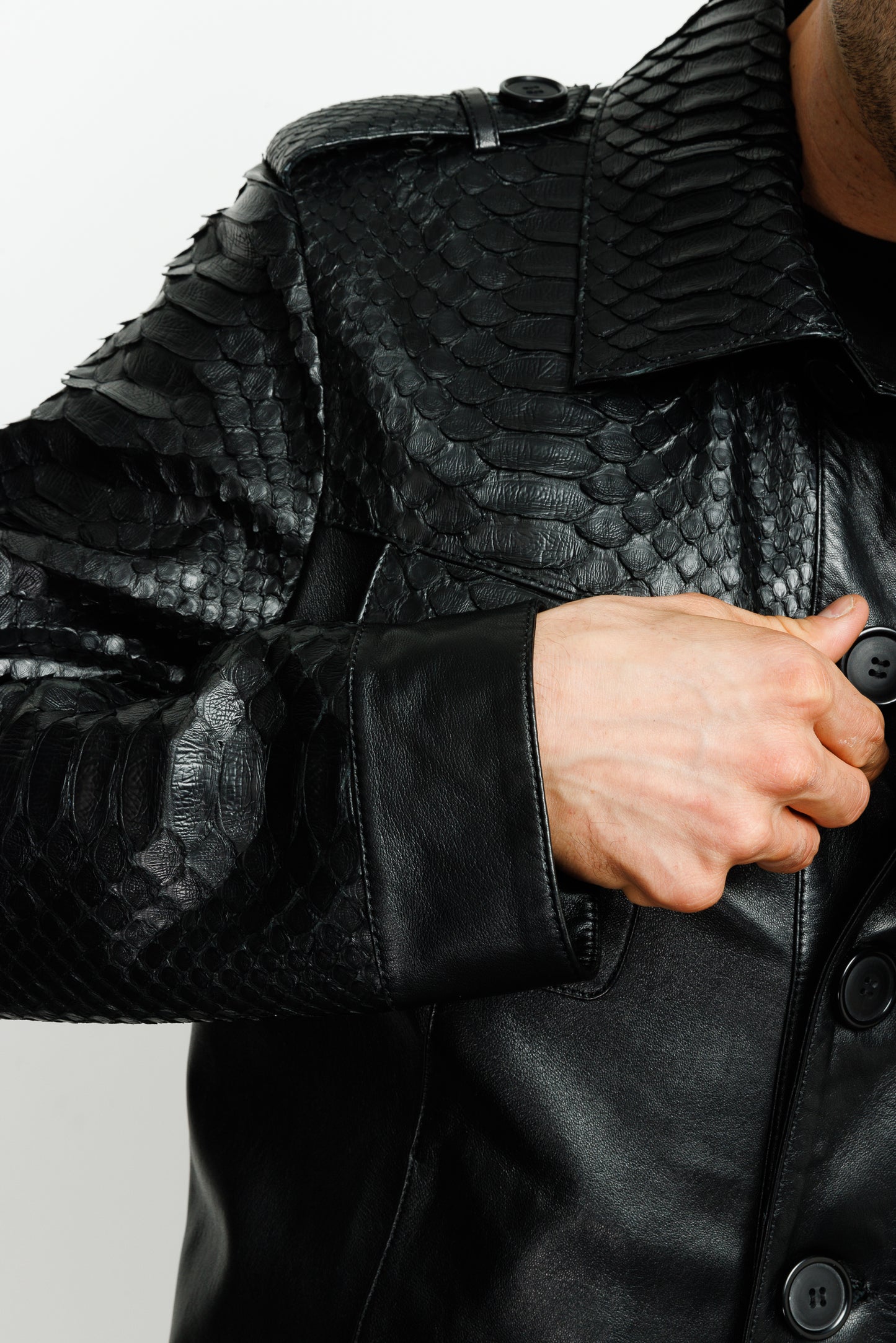 Chaqueta para hombre de cuero negro con piel de pitón Manteca