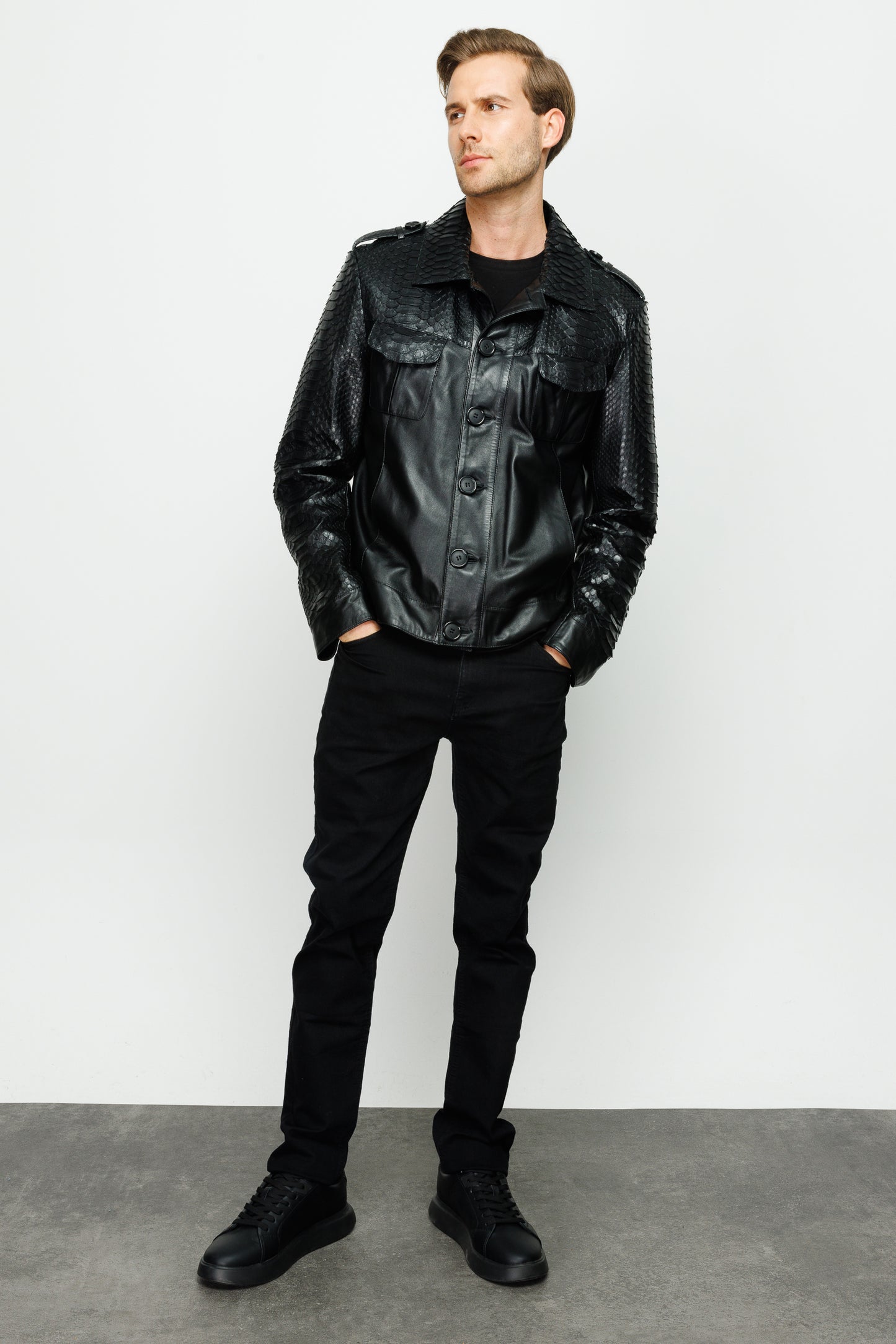 Chaqueta para hombre de cuero negro con piel de pitón Manteca