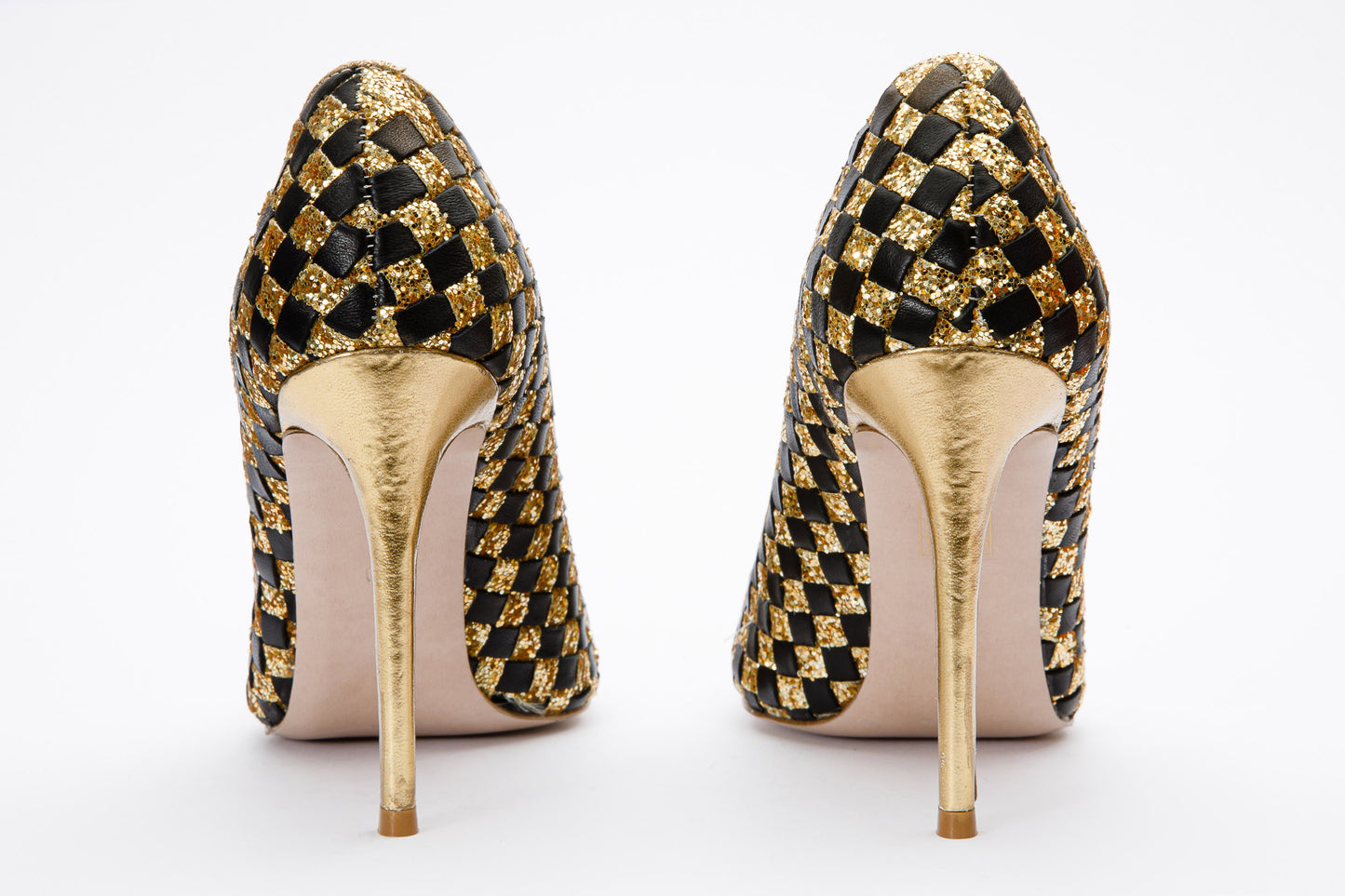 Zapatos de salón de piel tejida a mano en dorado y negro Tory de Saks para mujer
