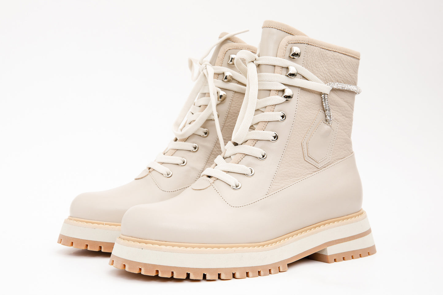 Botín de mujer con cordones y cremallera lateral de piel color crema Arata